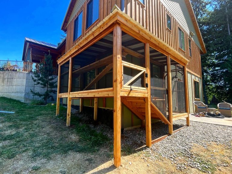 cedar l-shaped catio