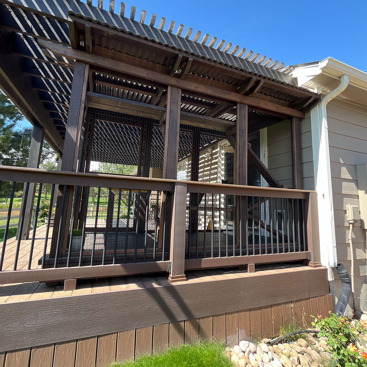 Spacious catio shelves